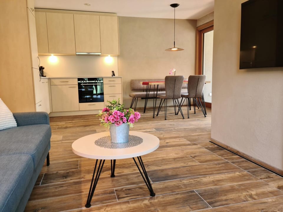 Kitchen or kitchenette, Living room, Dining area