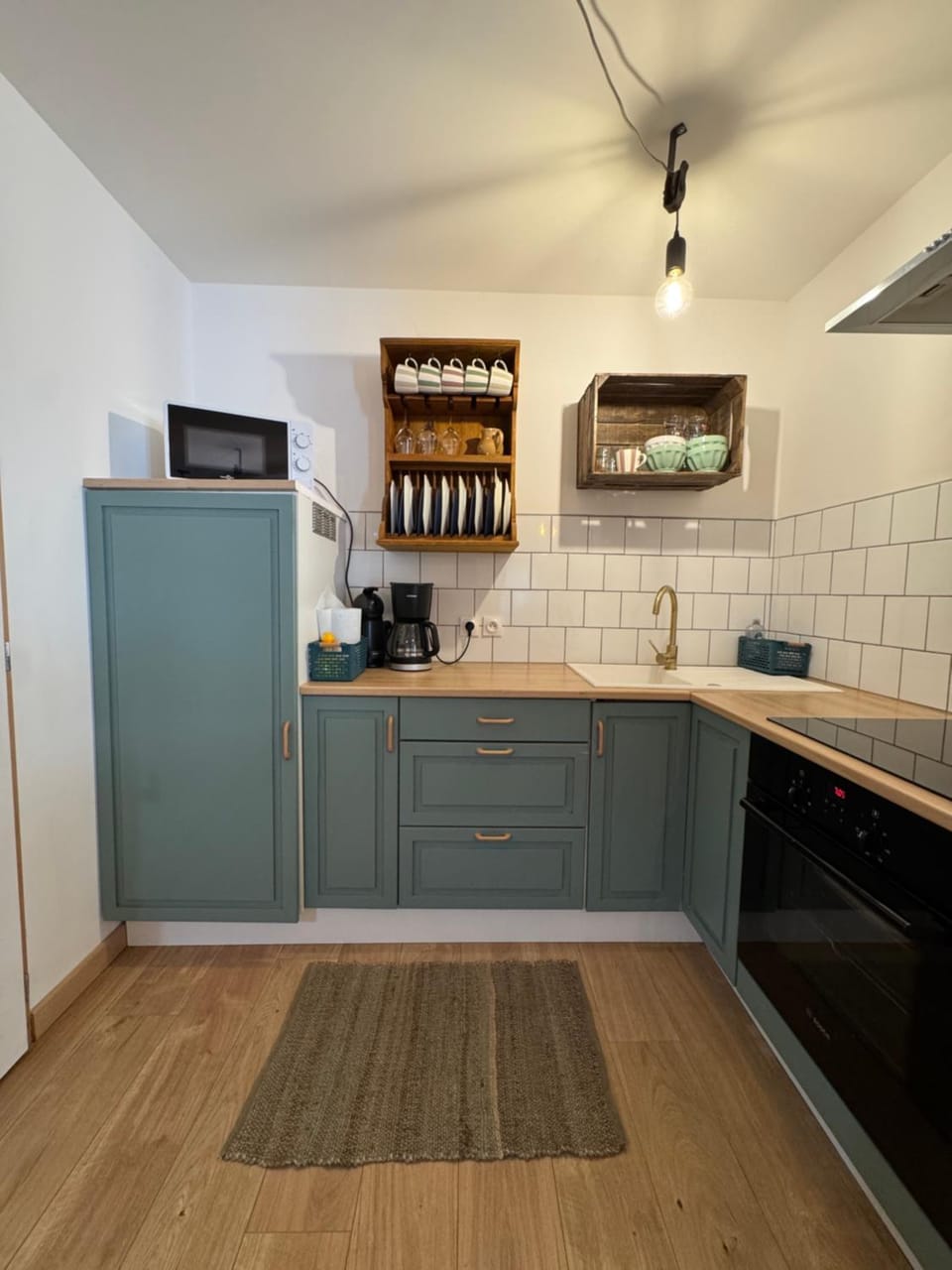 Kitchen or kitchenette, oven, stove