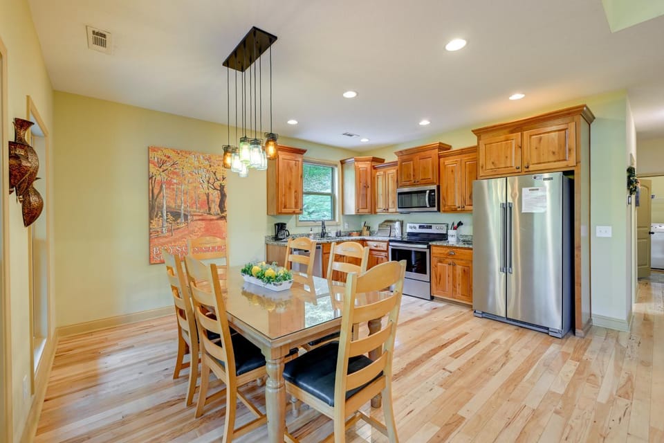 Bright Bryson City Cabin w/ Fire Pit & Hot Tub! Cabin in Swain County