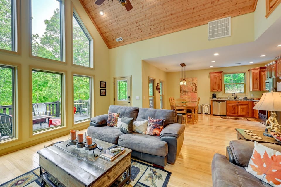 Bright Bryson City Cabin w/ Fire Pit & Hot Tub! Cabin in Swain County