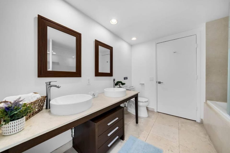 ICON W BRICKELL BY IMD MIAMI Splendid Ocean View 2BR 1BA Apartment in Brickell