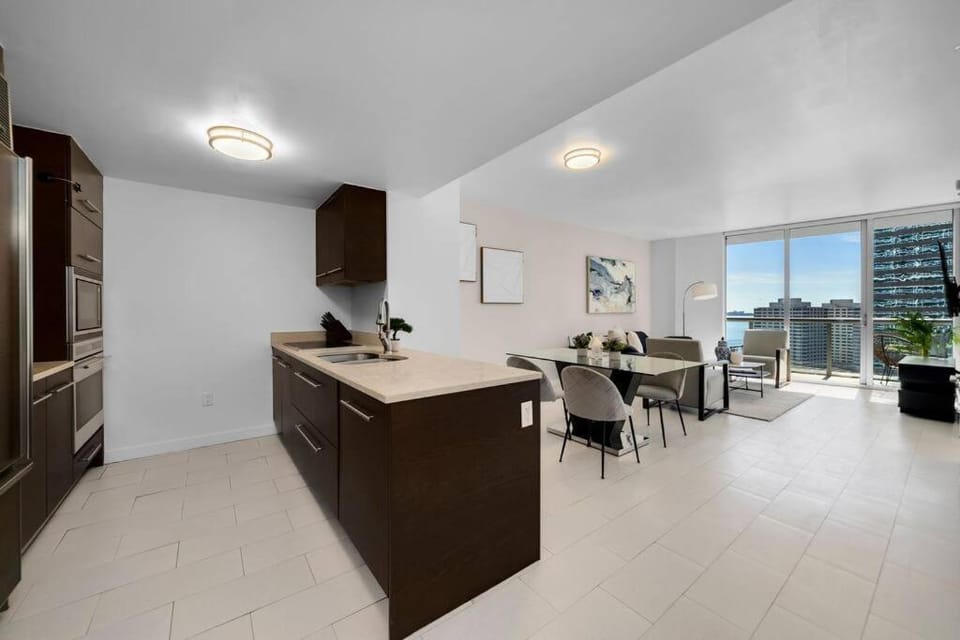 ICON W BRICKELL BY IMD MIAMI Splendid Ocean View 2BR 1BA Apartment in Brickell