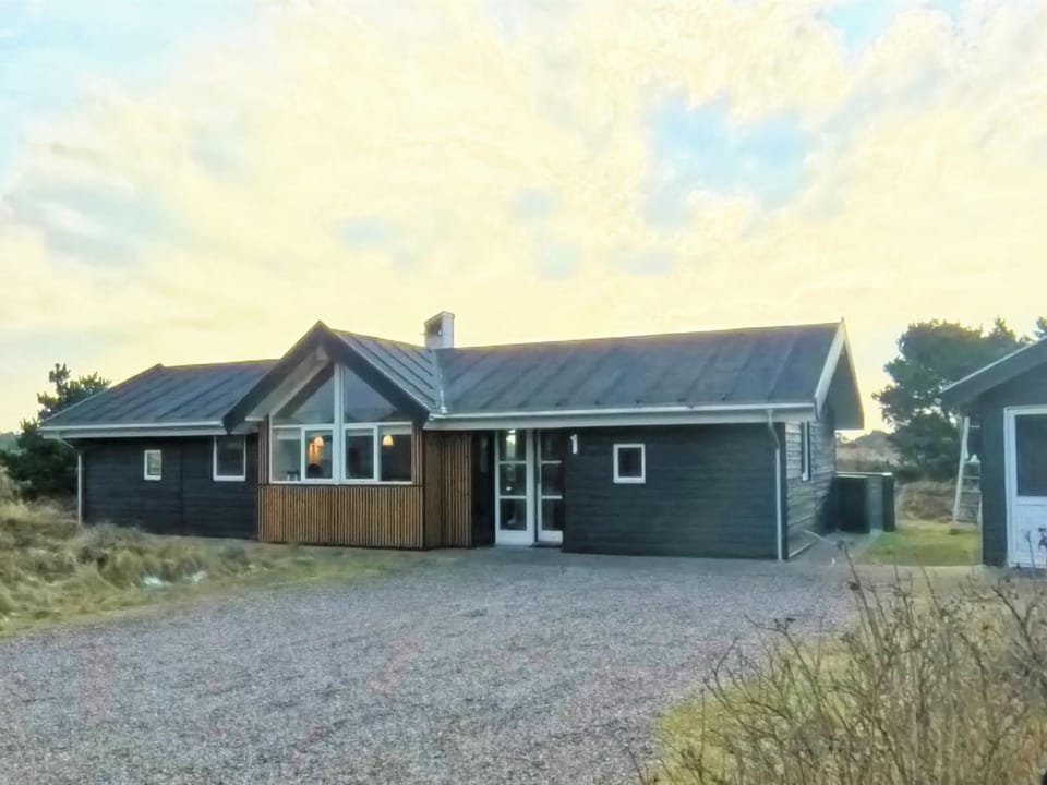 Holiday Home Thrugils - 800m from the sea by Interhome House in Henne Kirkeby