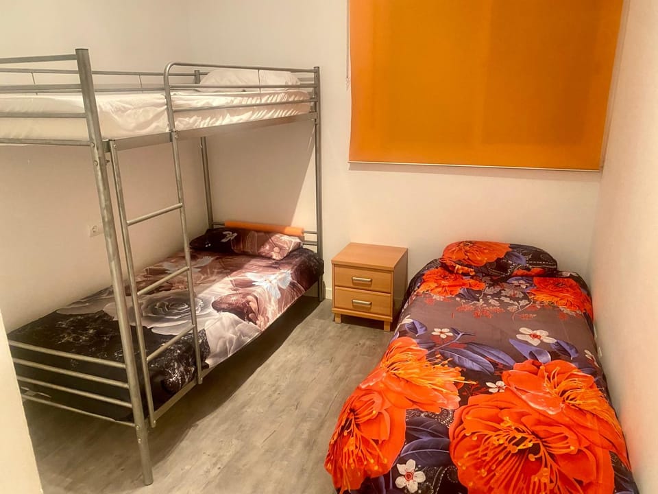 Bed, Bedroom, bunk bed