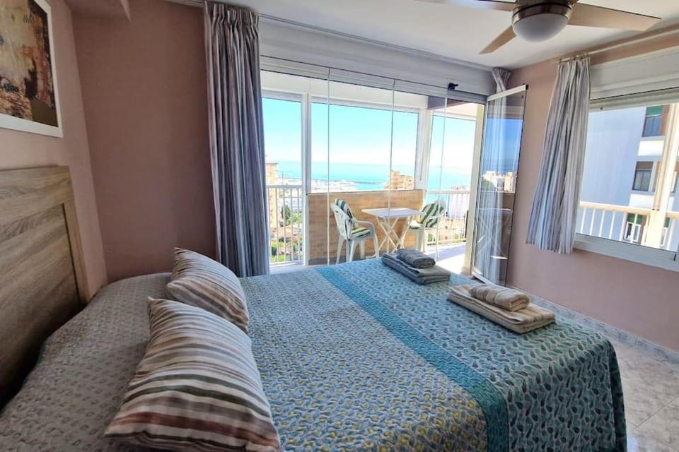 2 Bed - Stunning views Apartment in Benalmadena