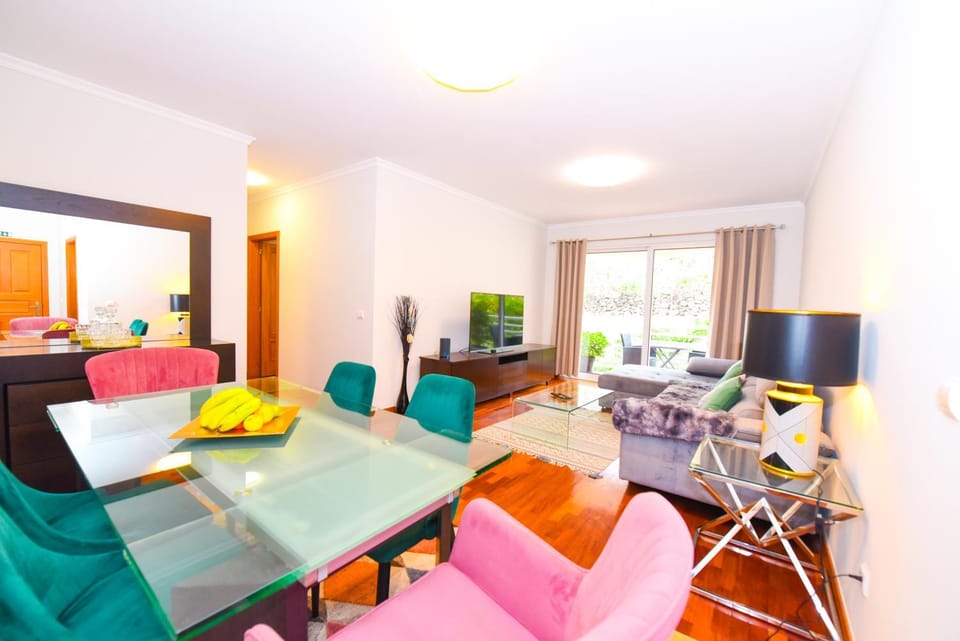 TV and multimedia, Living room, Seating area, Dining area, Evening entertainment