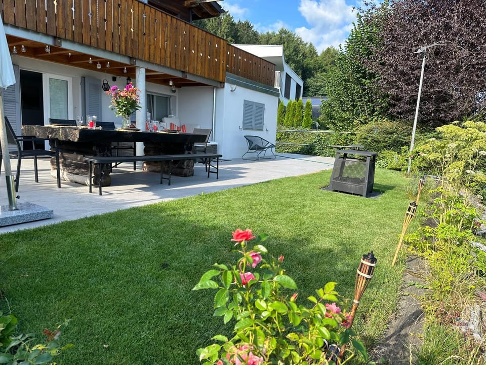 Property building, Patio, Garden, Balcony/Terrace