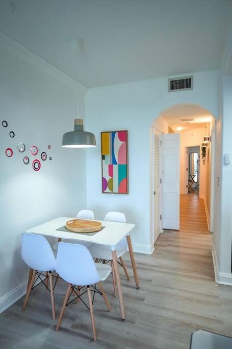 Orlando 5th Floor 5 min from disney Apartment in Orlando