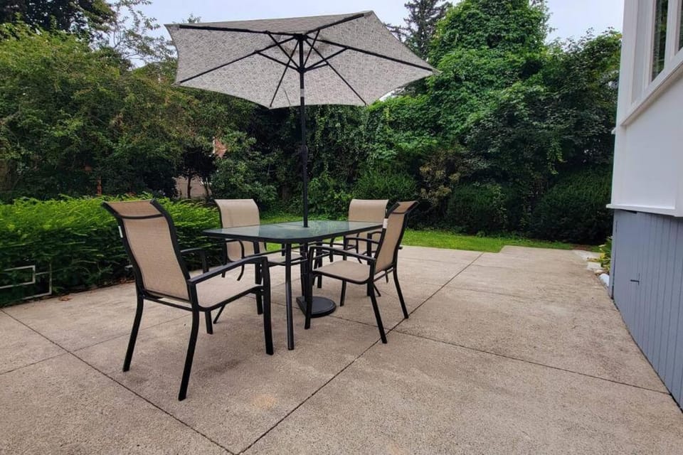 Unique & Peaceful Boston Home, Ideal for 2026 World Cup Visitor, Free Parking Apartment in West Roxbury