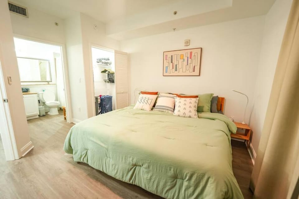 Orlando Apt 10th floor 5 min from Disney Apartment in Orlando