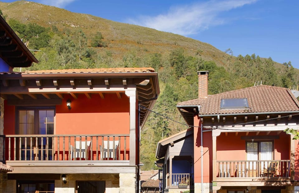 Property building, Day, Natural landscape, View (from property/room), Balcony/Terrace, Mountain view