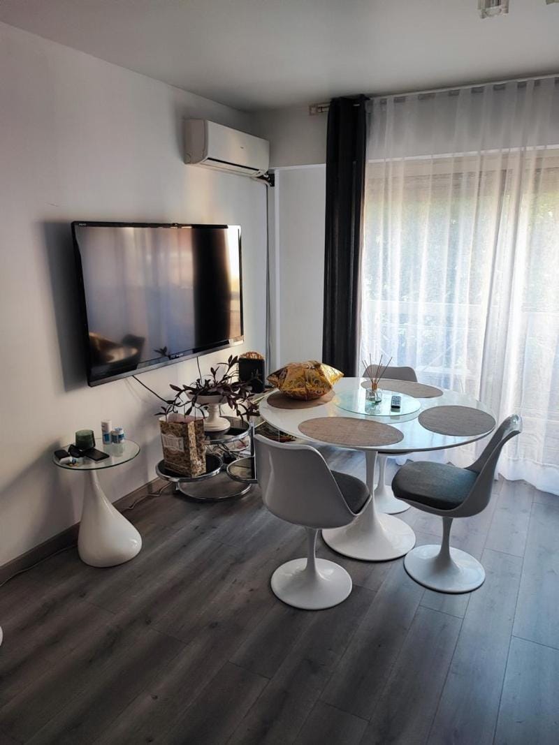 Studio 31 m² Apartment in Nice