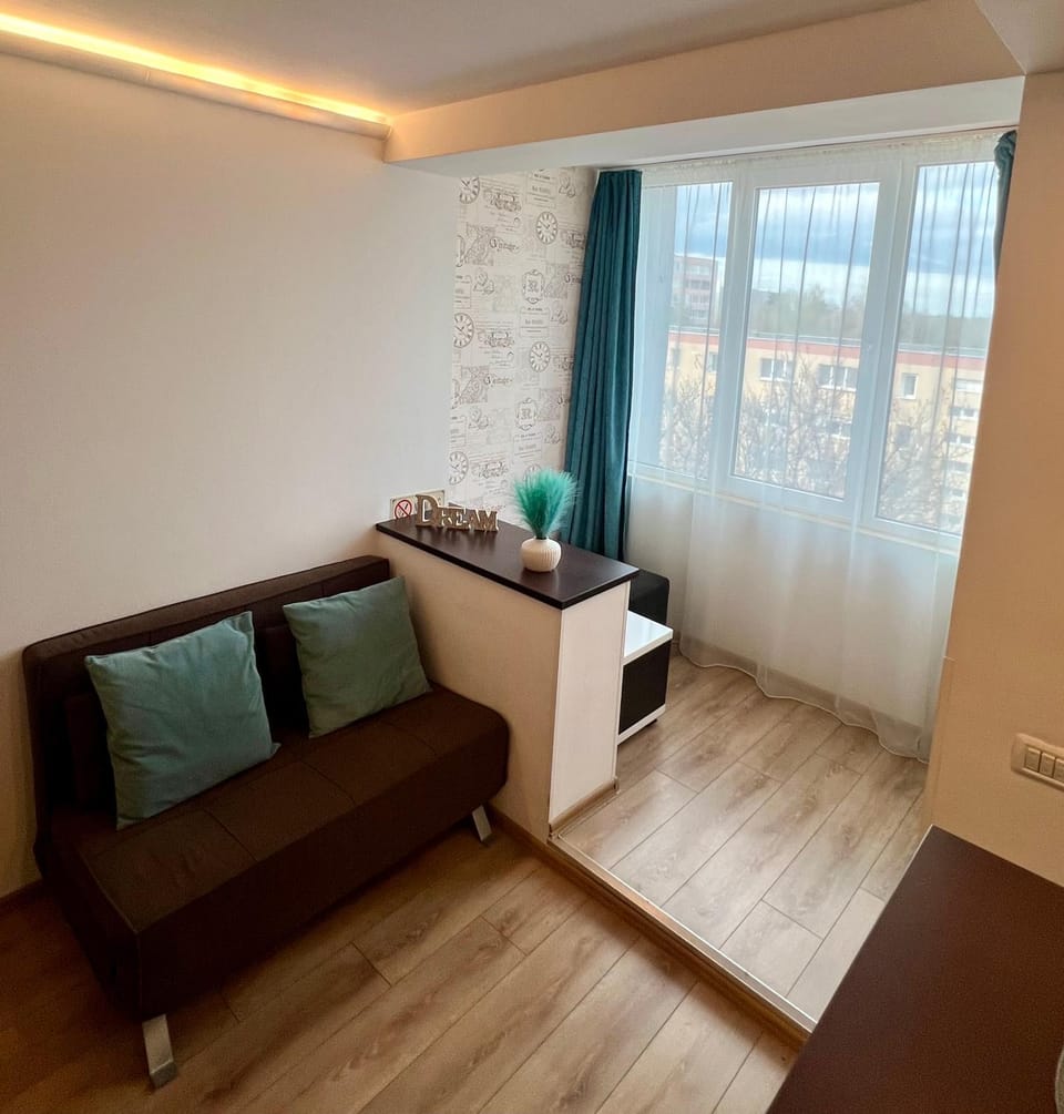 Modern Studio Gara Brasov Wi Fi Self Check in - 2 Venturo Apartment in Brasov