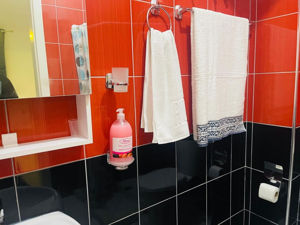 Shower, Bathroom