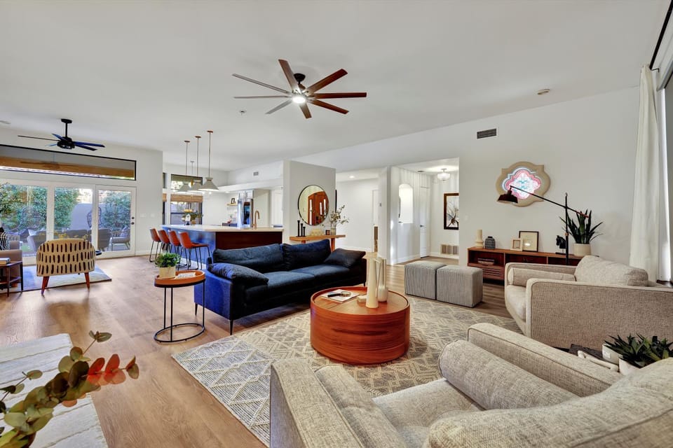 Living room, Seating area, fireplace