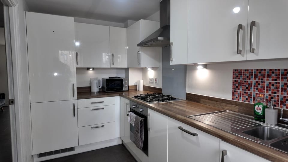Modern house in City Centre with private parking and gated property House in Birmingham