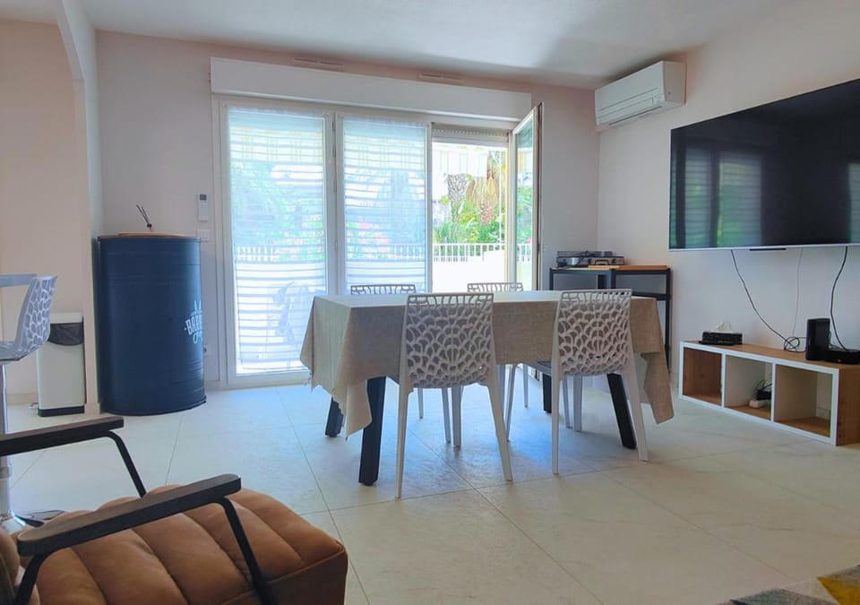 TV and multimedia, Balcony/Terrace, Dining area