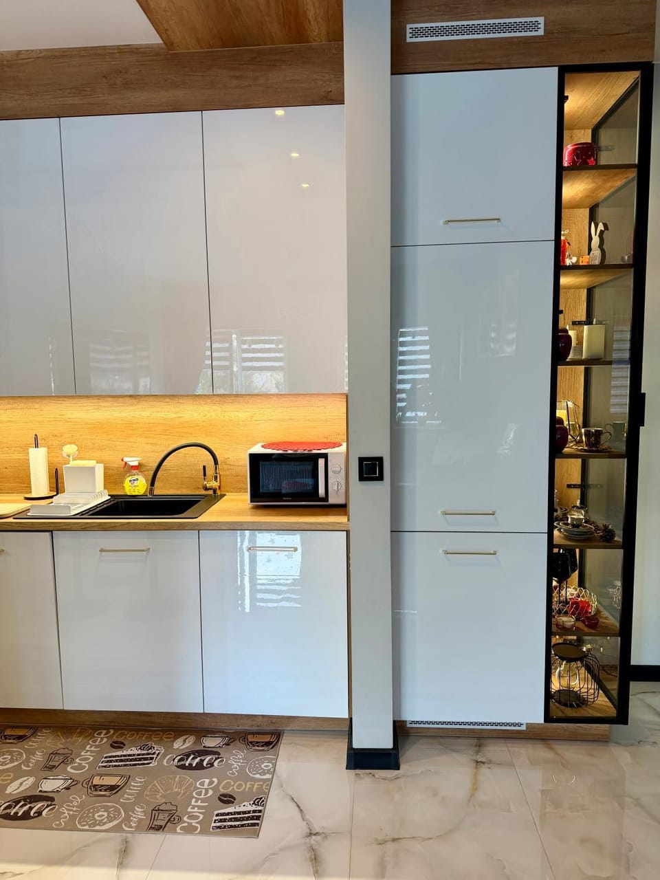 Golden Luxury Suite Apartment in Masovian Voivodeship