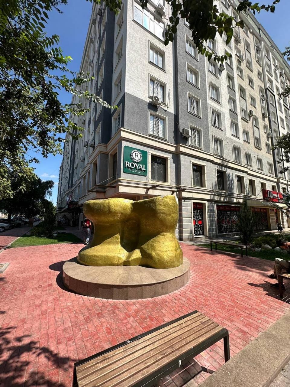 Nearby landmark, Day, Location