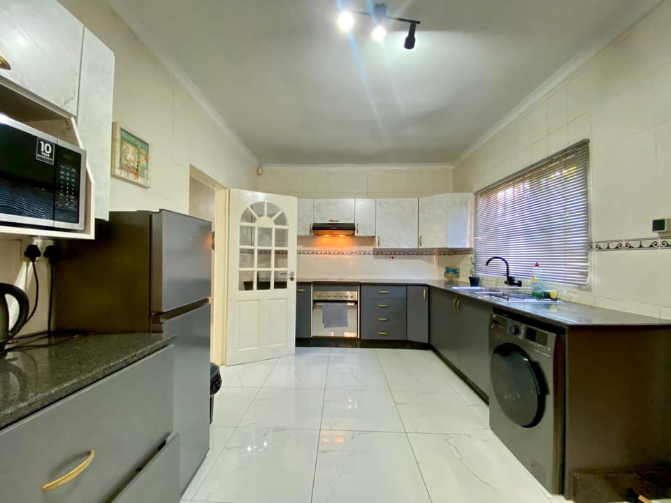 Central Gabs Oasis: 2BR-Retreat Apartment in Africa