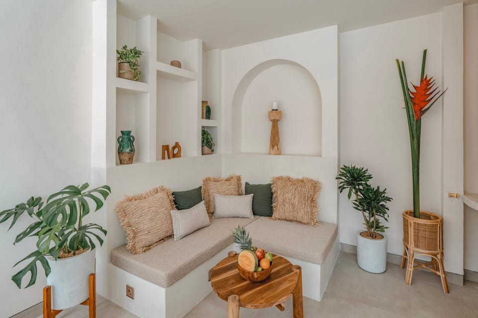 Living room, Seating area