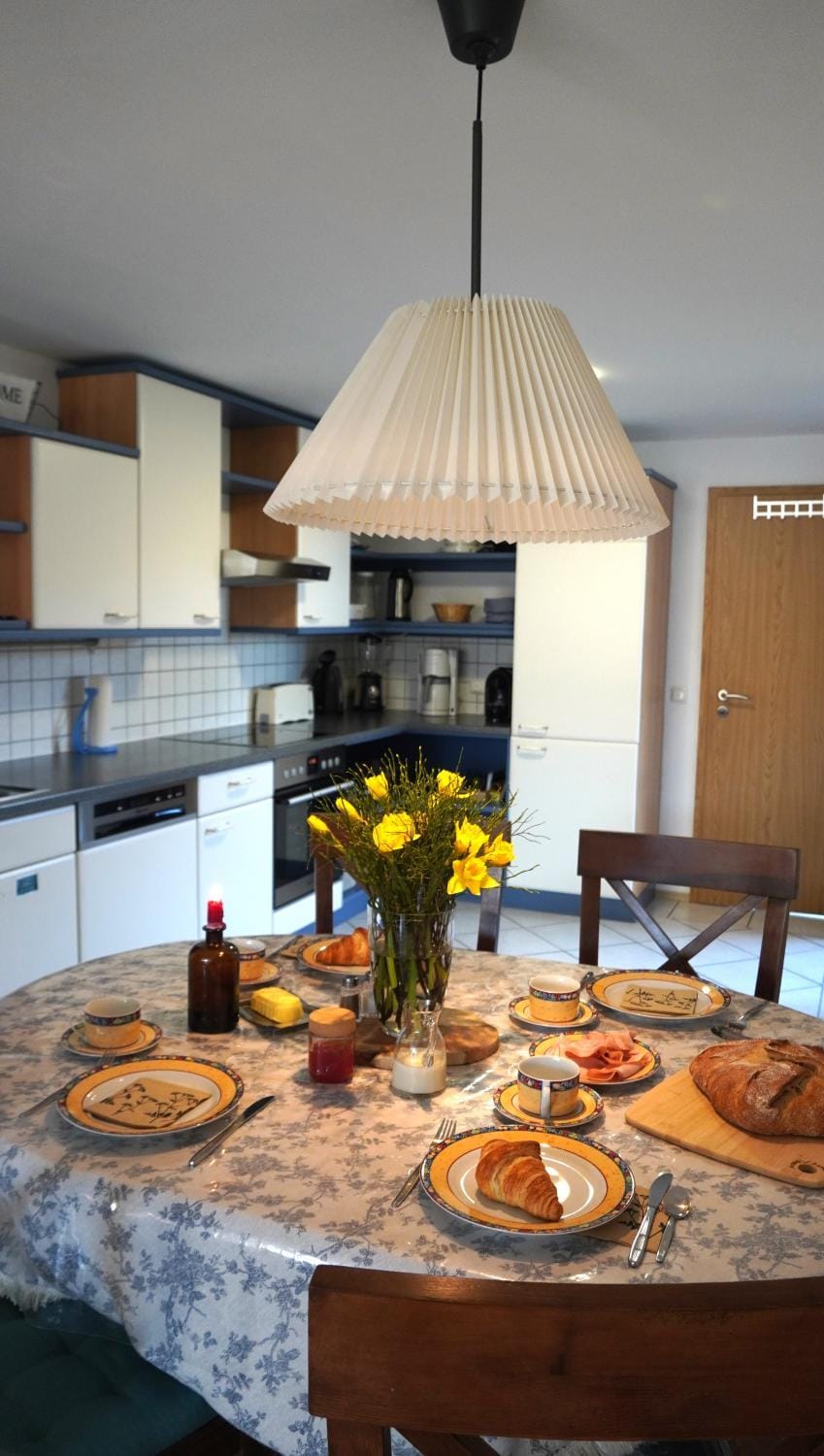 Kitchen or kitchenette, Food and drinks, Dining area, Food, pet friendly, stove