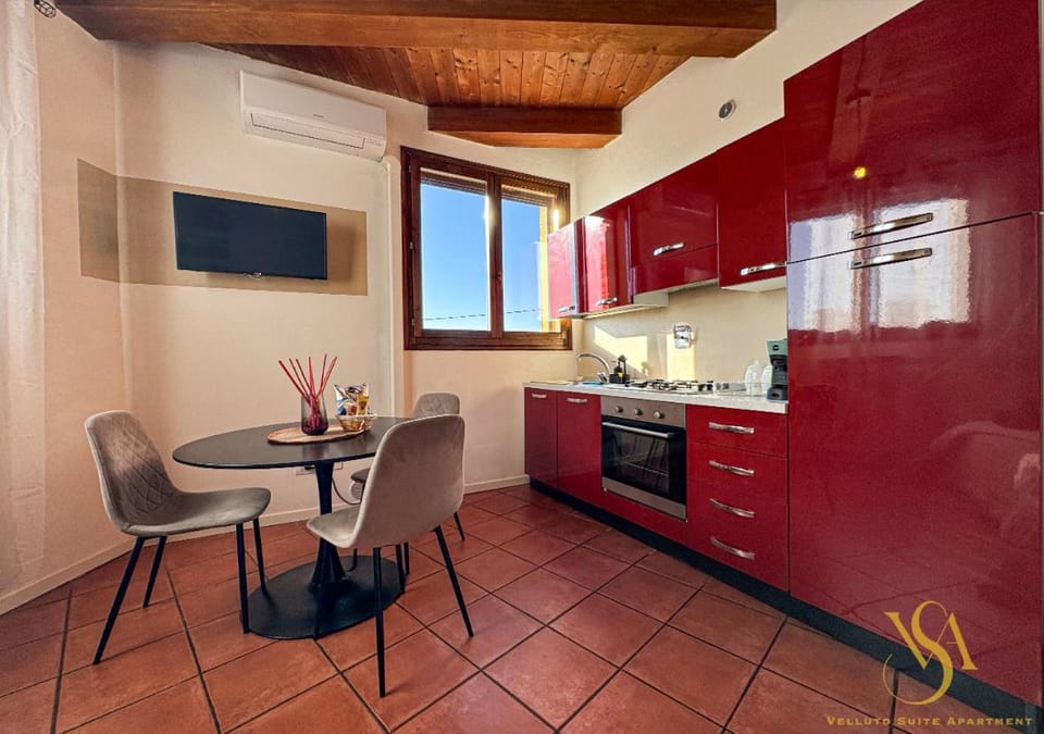 Kitchen or kitchenette, kitchen, kitchen