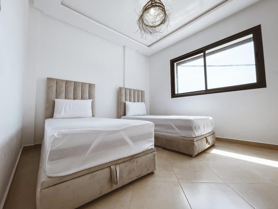 Photo of the whole room, Bedroom