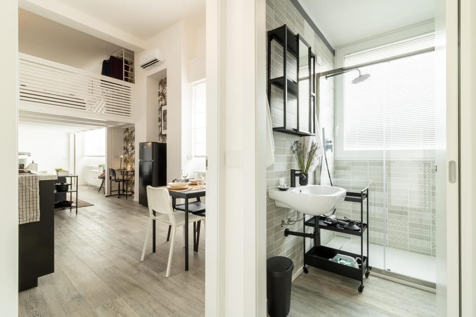 Shower, Bathroom, Kitchen or kitchenette, Seating area, Dining area