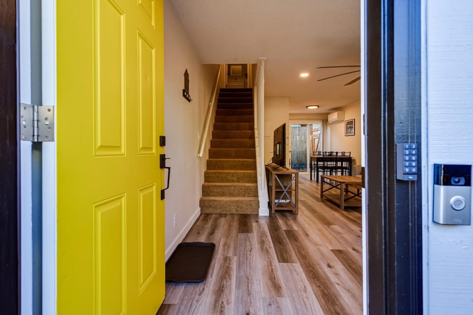 Facade/entrance, air conditioner