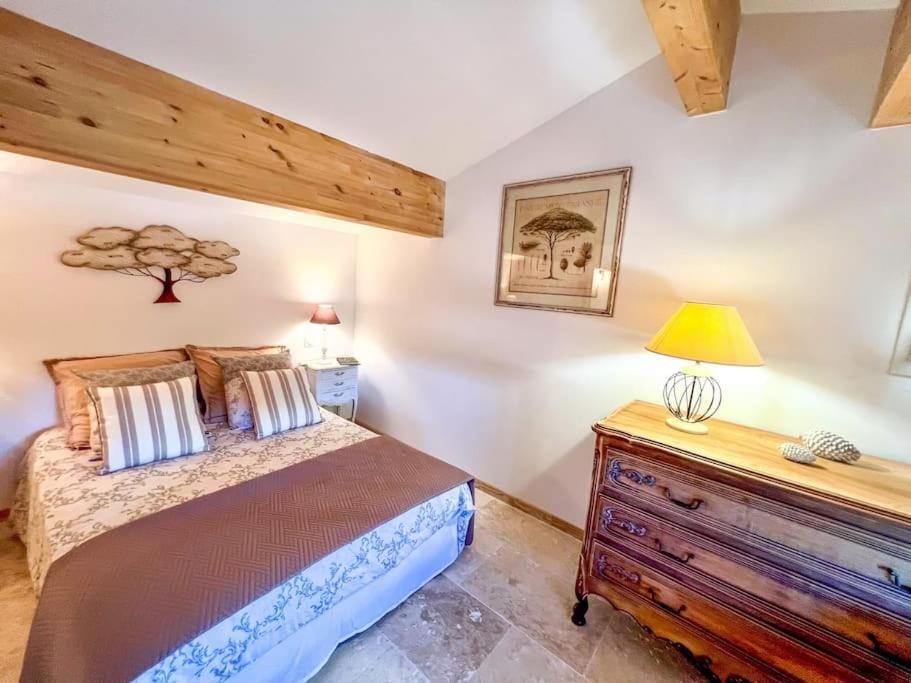 Mas de charme à 8kms d'Uzes Villa in Provence