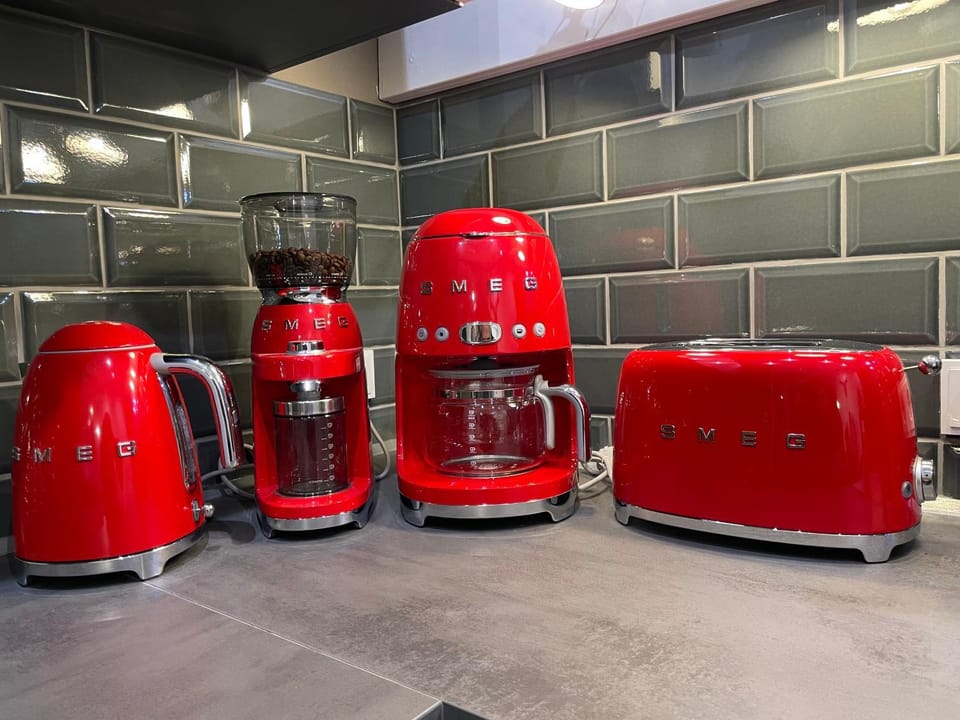 Coffee/tea facilities, toaster