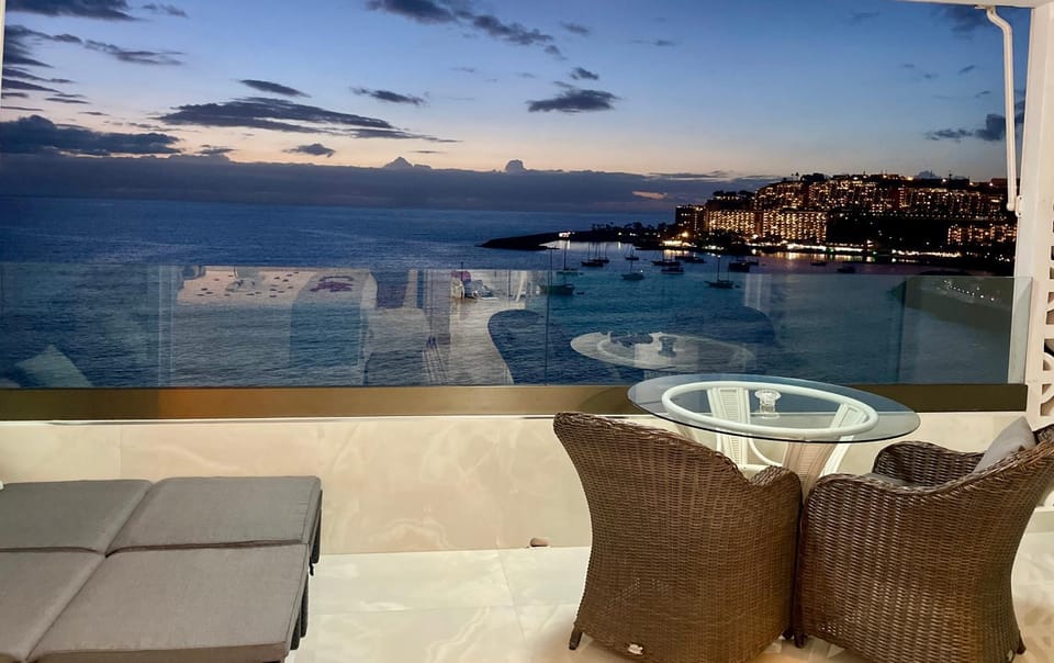 Patio, Balcony/Terrace, Seating area, Dining area, Sea view