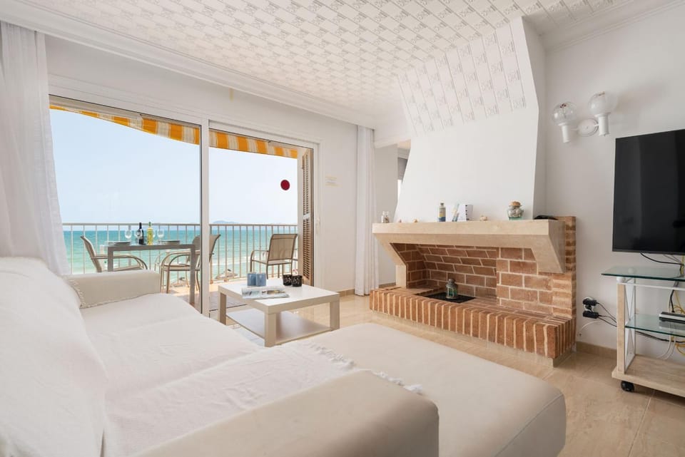 TV and multimedia, Living room, Sea view