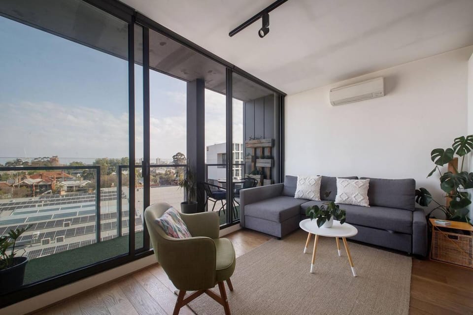 View (from property/room), Balcony/Terrace, Living room, Seating area, air conditioner