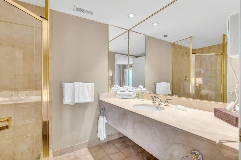 Cozy Getaway with Resort Perks Apartment in New York