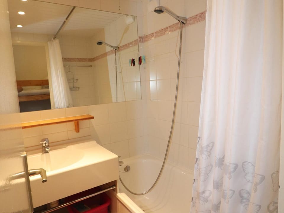 Studio confortable avec balcon près des pistes, WiFi inclus - FR-1-502-534 Apartment in Tignes
