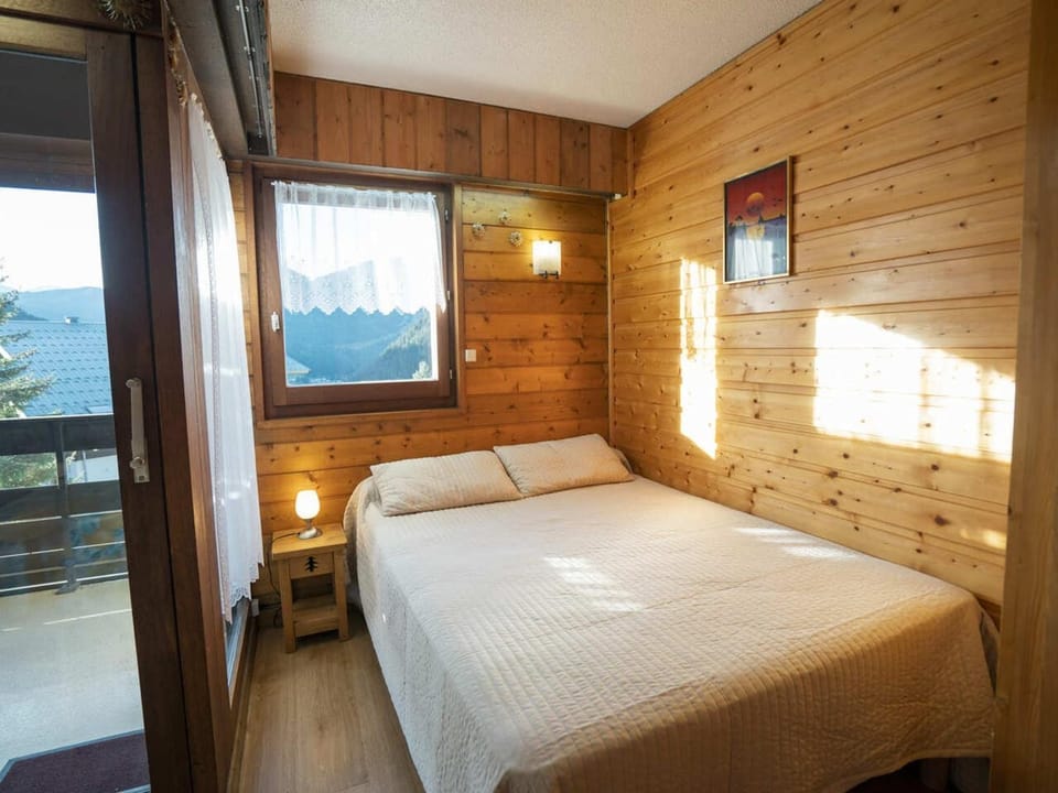 Studio pour 4 pers avec balcon exposé sud, parking couvert, WIFI, proche télésiège et navettes - FR-1-676-16 Apartment in Châtel