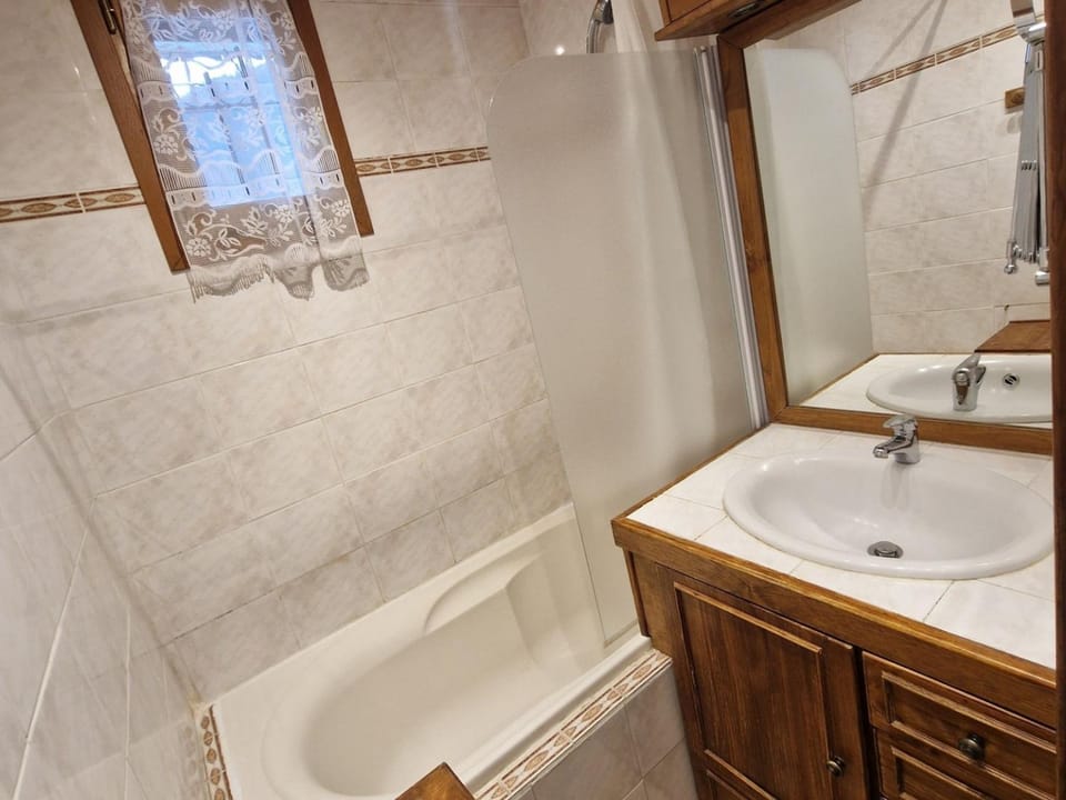 Charmant T3 à Châtel avec balcon, proche centre et remontées mécaniques, 6 personnes - FR-1-676-10 Apartment in Châtel
