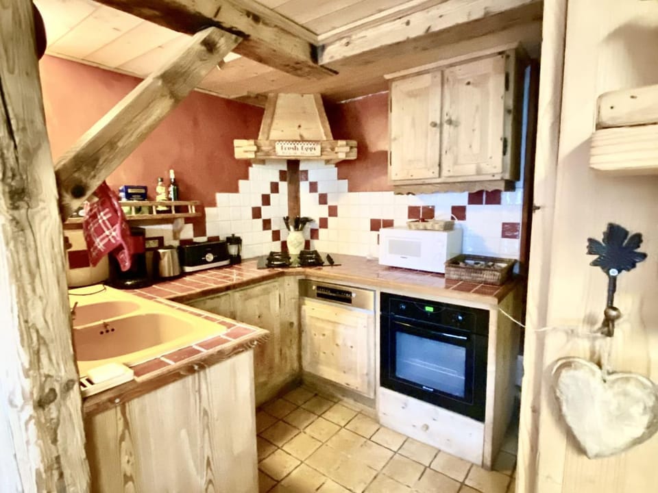 Chalet Alpin 8 Pers., 3 Ch., Jardin Privé - FR-1-676-40 Apartment in Châtel