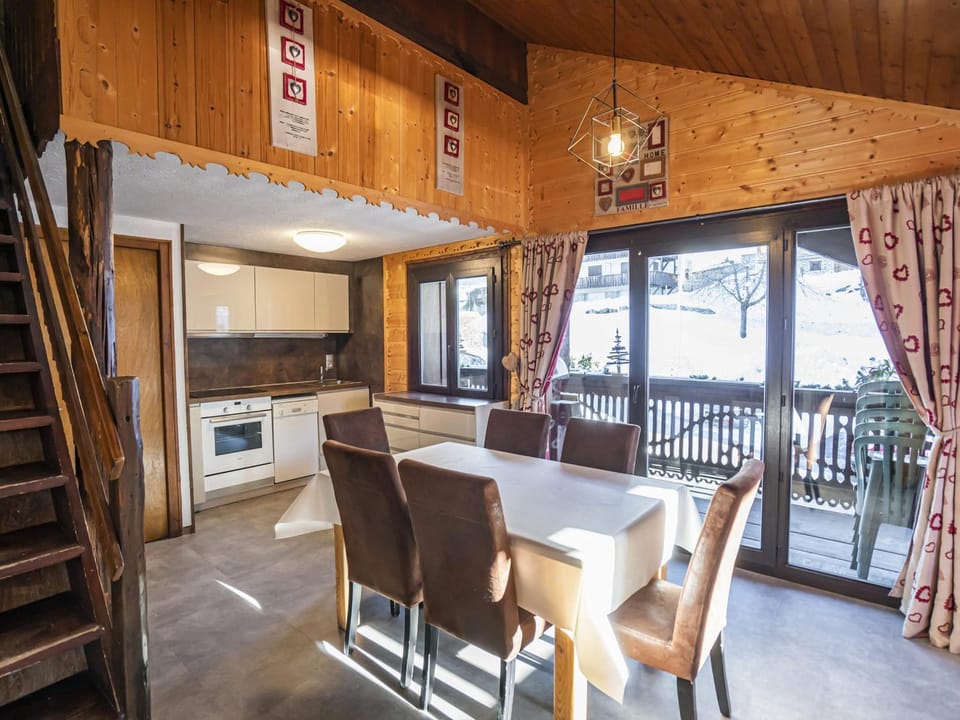Appartement cosy 3 pièces, 7 pers, proche télécabine - FR-1-676-104 Cabin in Châtel