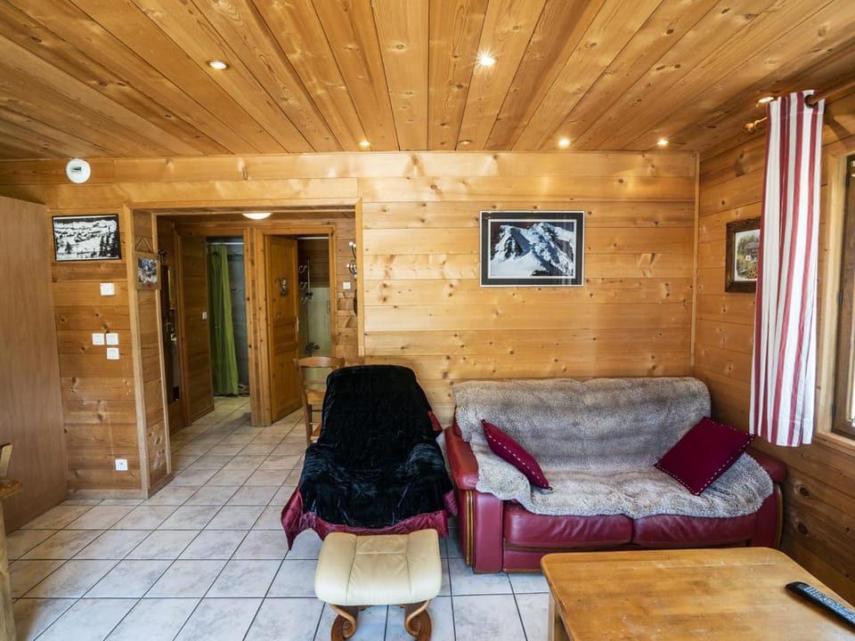 Chalet spacieux à Châtel - 3 chambres, 9 personnes, parking dispo - FR-1-676-124 Apartment in Châtel