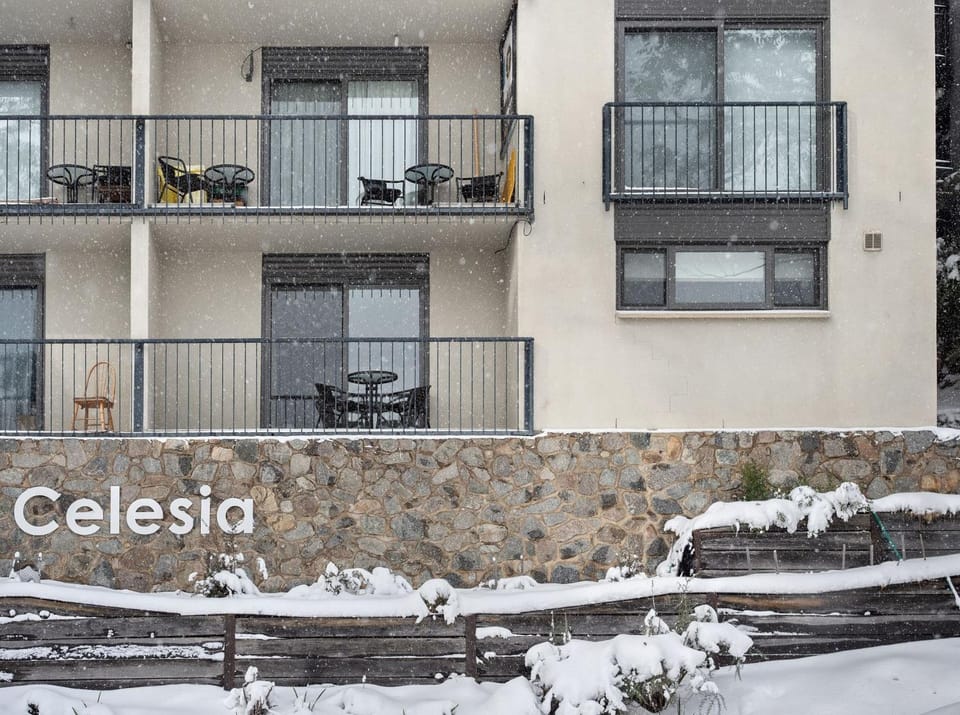 Property building, Winter, Balcony/Terrace