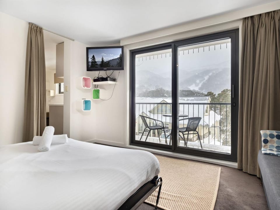 Bed, View (from property/room)