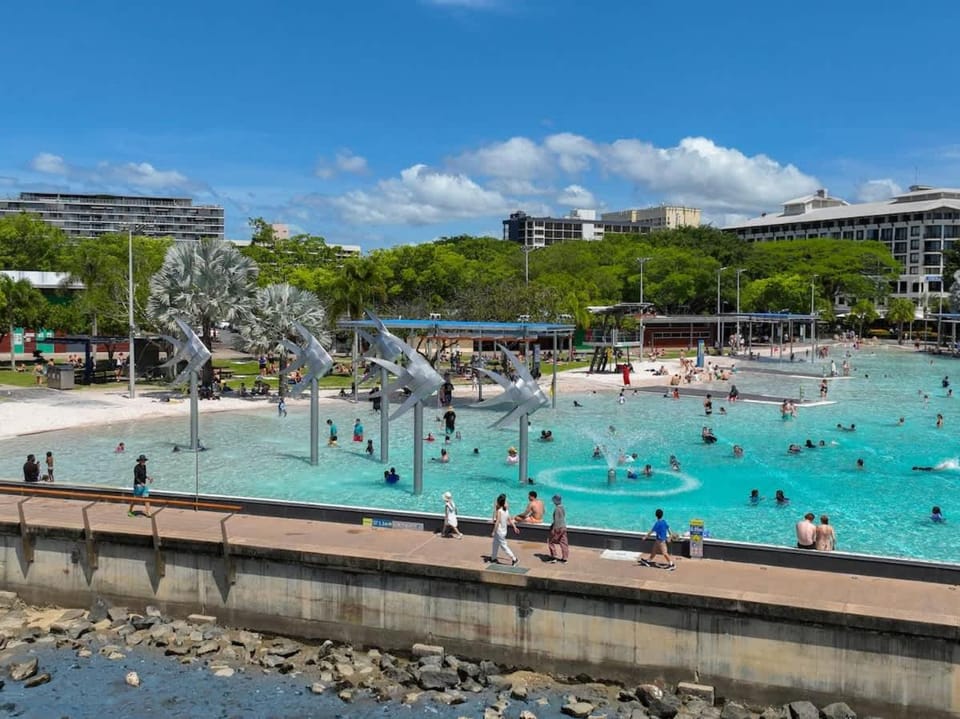 Mountain Air and Modern Flair 'Your Cairns Getaway' Apartment in Cairns