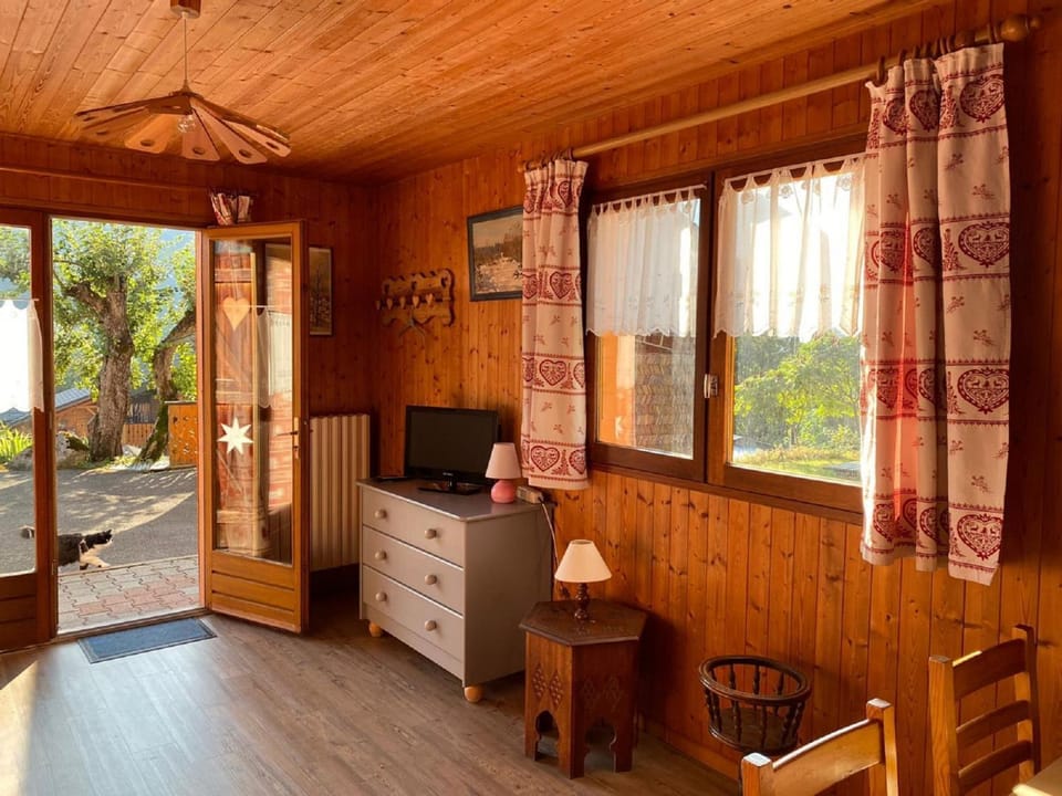 Studio confortable pour 2 personnes avec WIFI à Châtel - FR-1-676-157 Apartment in Châtel