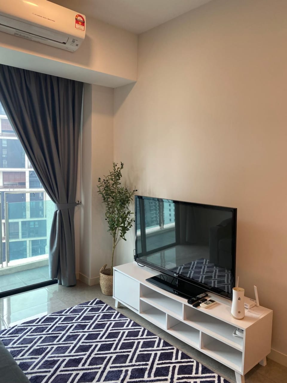 Communal lounge/ TV room