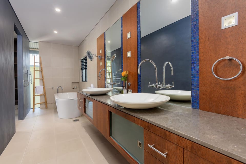 Shower, Toilet, Bathroom, Bath