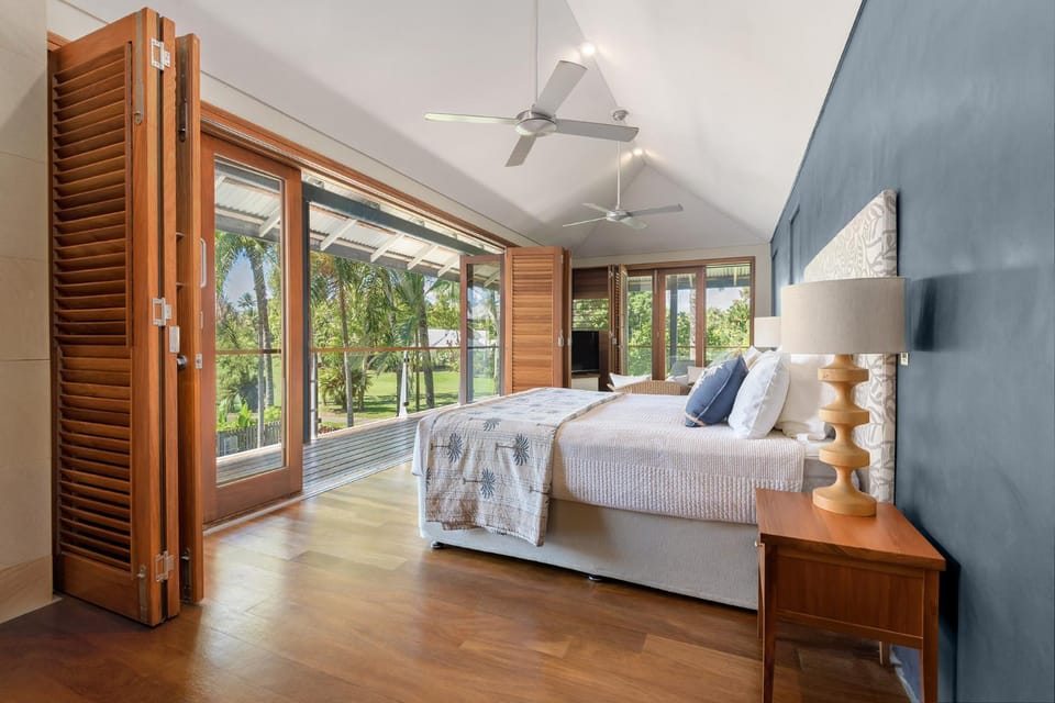 Bed, View (from property/room), Balcony/Terrace, Bedroom, Garden view, Landmark view, wardrobe, air conditioner
