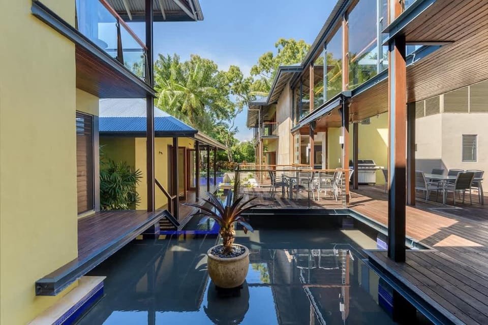 Allawah Private Estate with Pool & Tennis Court, Sleeps 10 House in Port Douglas